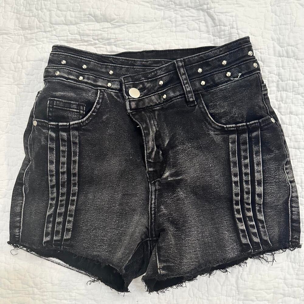 Fashion nova black denim shorts